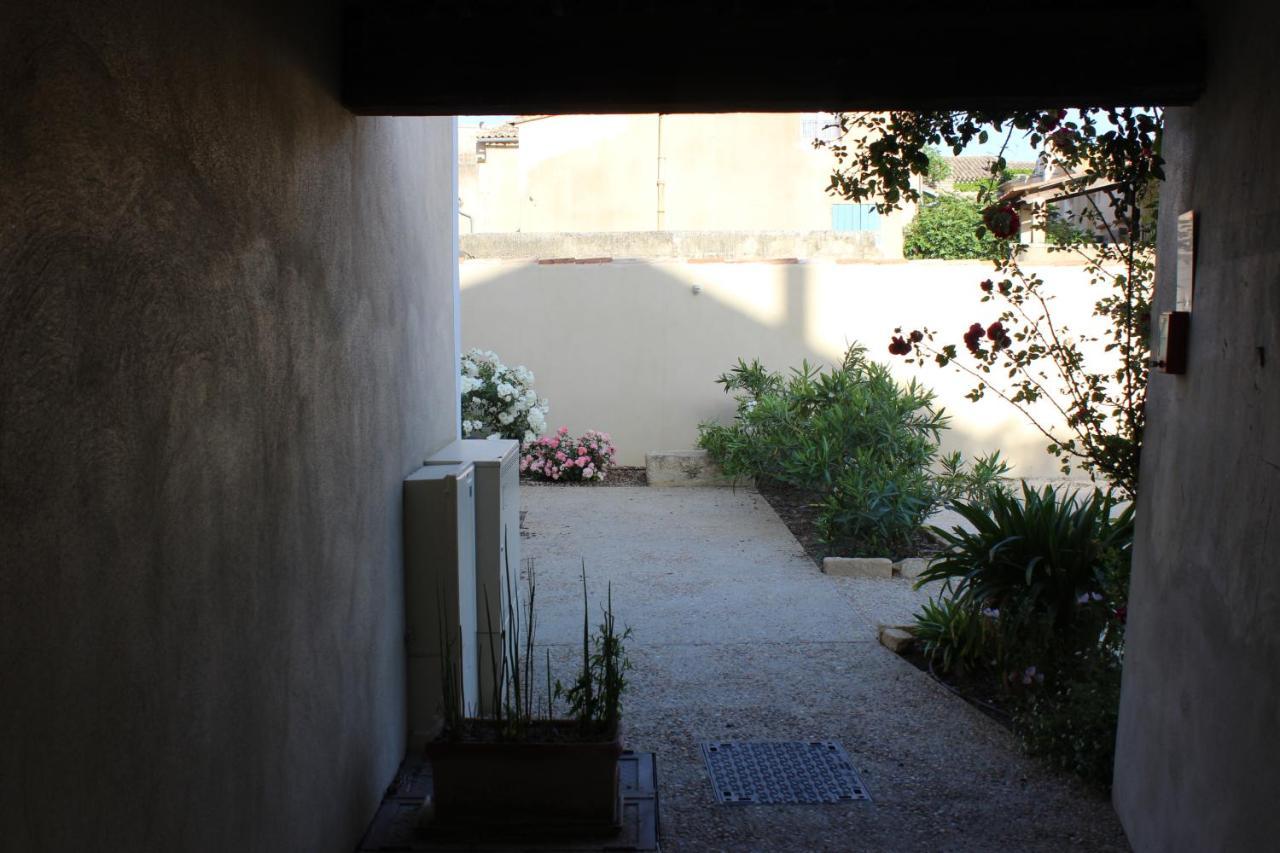 Entre Les Sorgues Ardoise Apartamento LʼIsle-sur-la-Sorgue Exterior foto